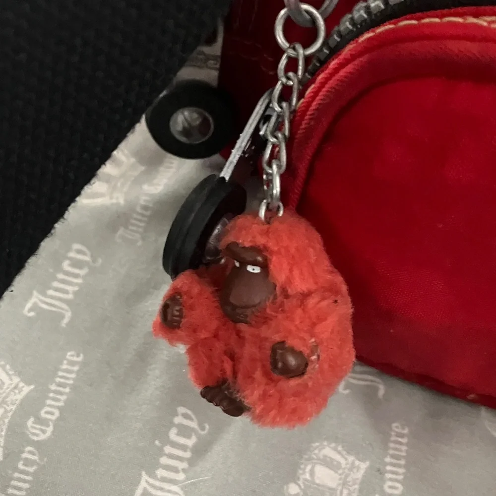 Kipling Red Shoulder Bag with Black Strap.  Camera 📷 bag